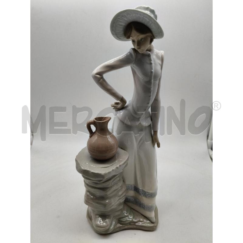 STATUINA CER NAO DAMA CON ANFORA  | Mercatino dell'Usato Roma talenti 1