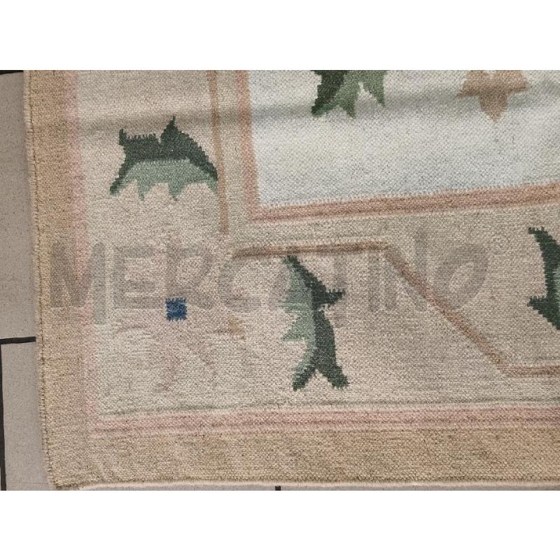 TAPPETO KILIM  SFONDO BIANCO FIORI 240X157 | Mercatino dell'Usato Roma talenti 3