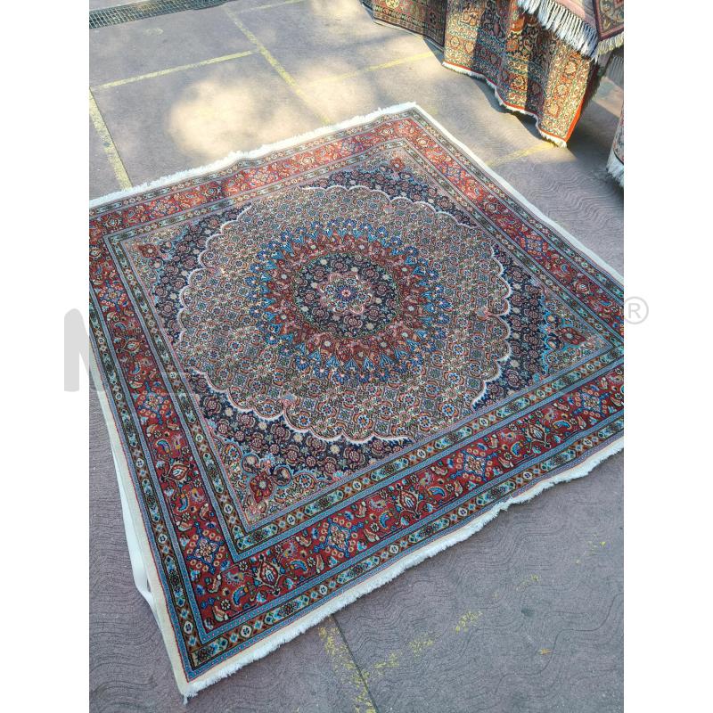 TAPPETO QUADRATO COLORATO FIORI 195X195CM | Mercatino dell'Usato Roma talenti 2