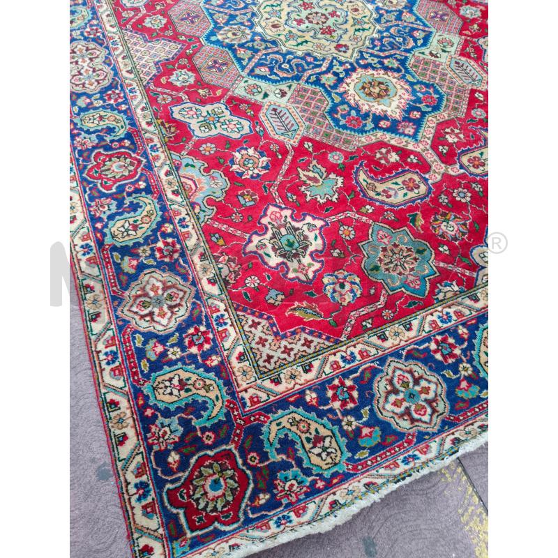 TAPPETO ROSSO FIORE CENTR BLU 290X200CM | Mercatino dell'Usato Roma talenti 2