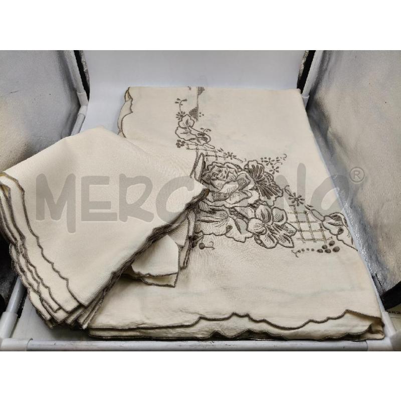TOVAGLIA LINO RICAMI FIORI | Mercatino dell'Usato Roma talenti 1