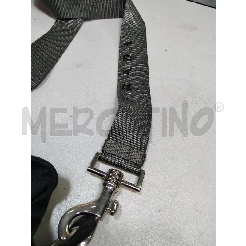 TRACOLLA BORSELLO PRADA NYLON NERO FETTUCCE GRIGIO  | Mercatino dell'Usato Roma talenti 2