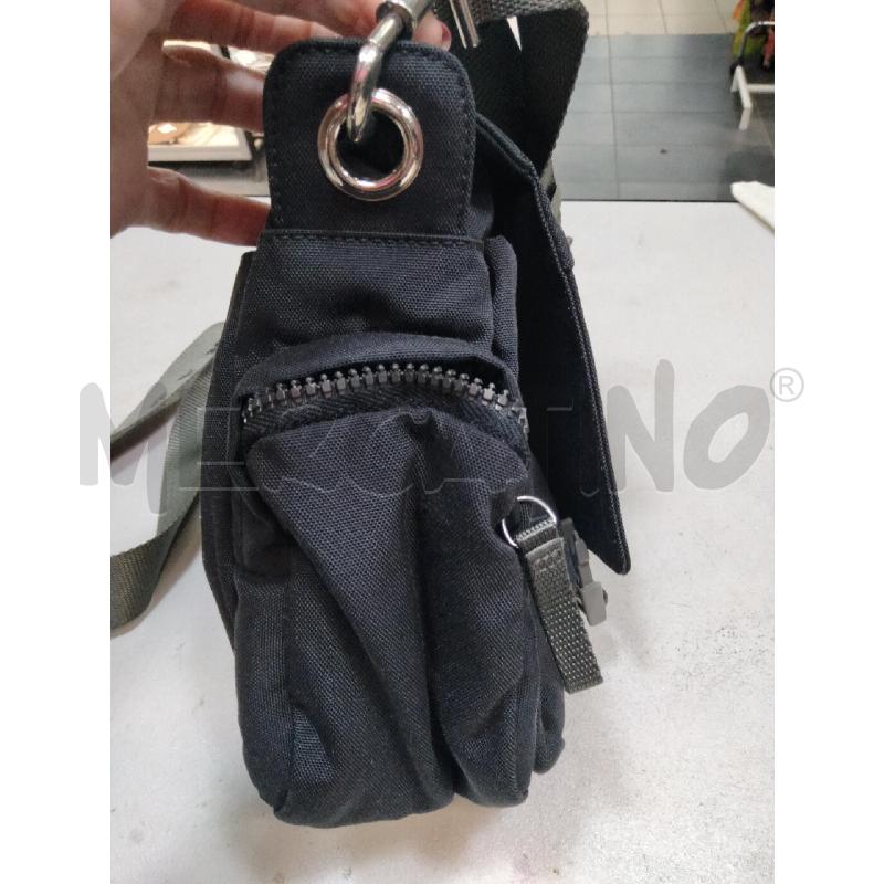 TRACOLLA BORSELLO PRADA NYLON NERO FETTUCCE GRIGIO  | Mercatino dell'Usato Roma talenti 3