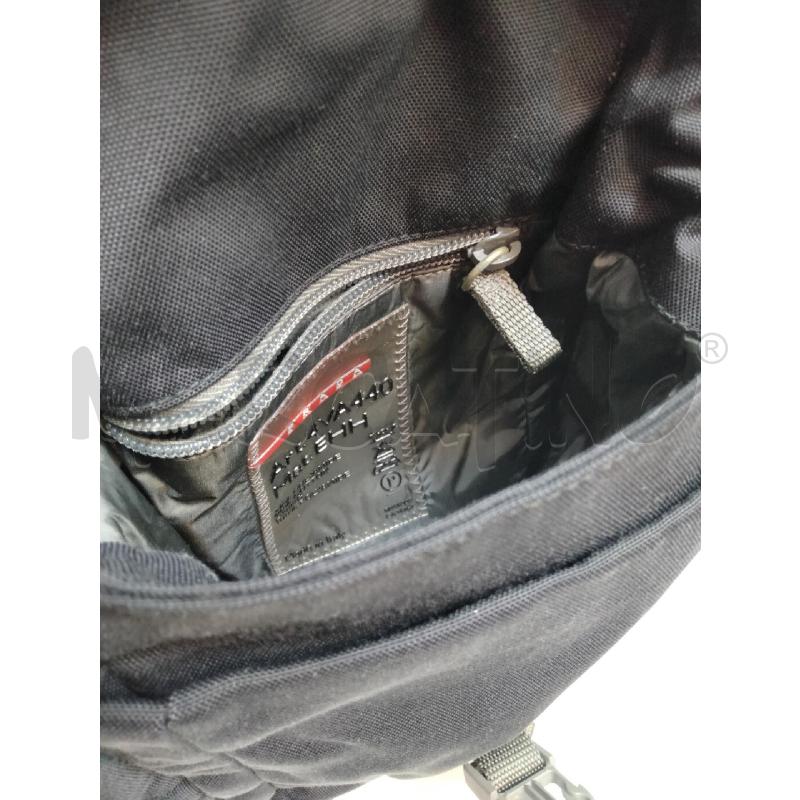 TRACOLLA BORSELLO PRADA NYLON NERO FETTUCCE GRIGIO  | Mercatino dell'Usato Roma talenti 4