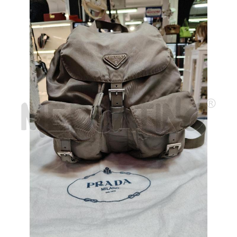 ZAINO D PRADA NYLON GRIGIO TASCHE FRONTALI  | Mercatino dell'Usato Roma talenti 1