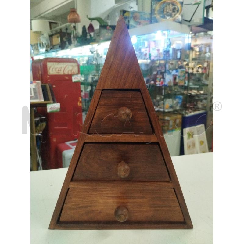 CASSETTIERA ETNICA DA TAVOLO 3C TRIANGOLO | Mercatino dell'Usato Roma zona marconi 1