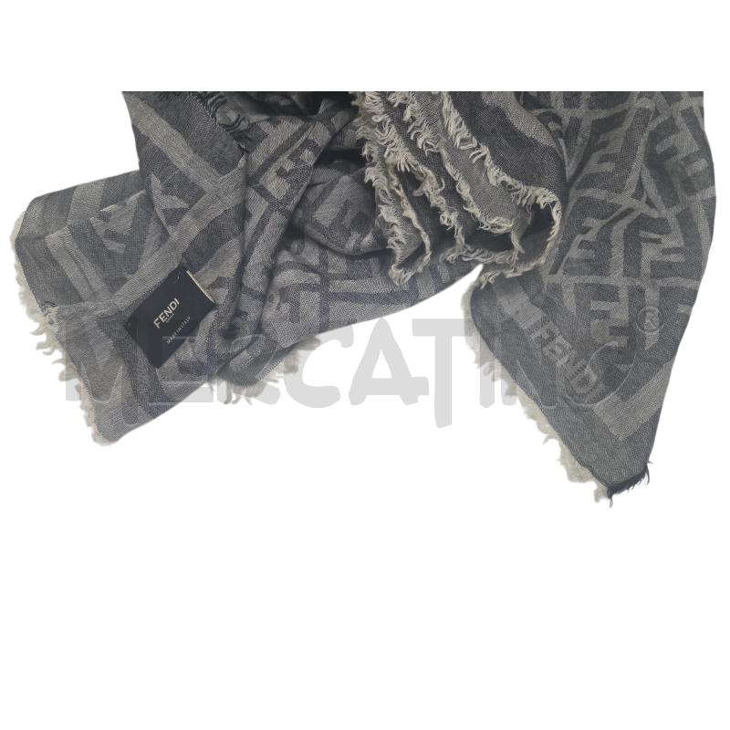 FOULARD FENDI GRIGIO DIFETTO | Mercatino dell'Usato Roma zona marconi 2