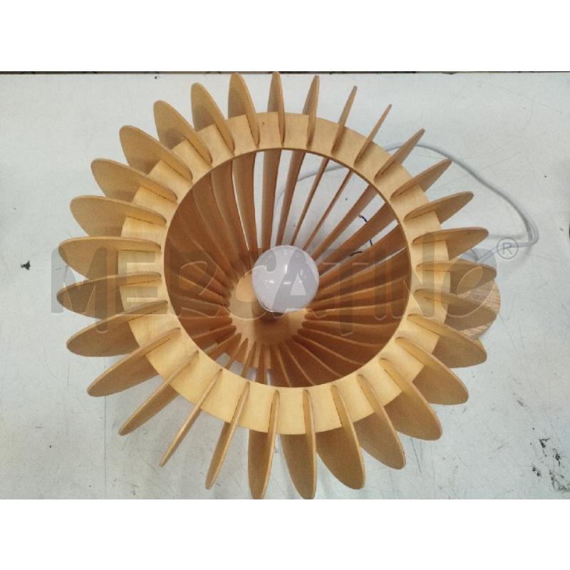 LAMPADARIO FUPE LISTARELLE LEGNO | Mercatino dell'Usato Roma zona marconi 3