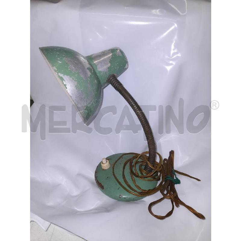 LAMPADA VINTAGE VERDE METALLO DA SISTEMARE | Mercatino dell'Usato Roma zona marconi 1