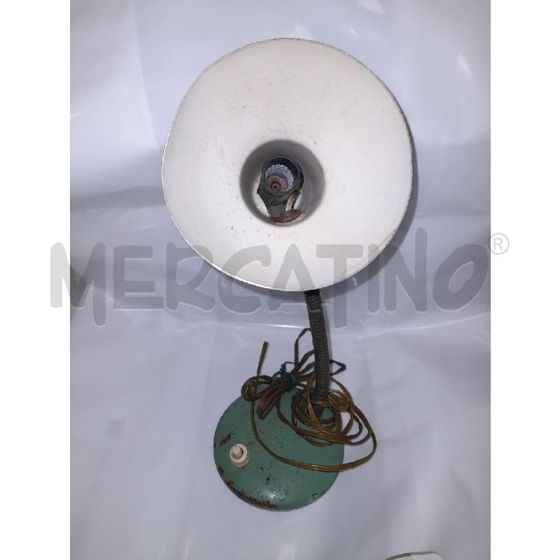 LAMPADA VINTAGE VERDE METALLO DA SISTEMARE | Mercatino dell'Usato Roma zona marconi 3