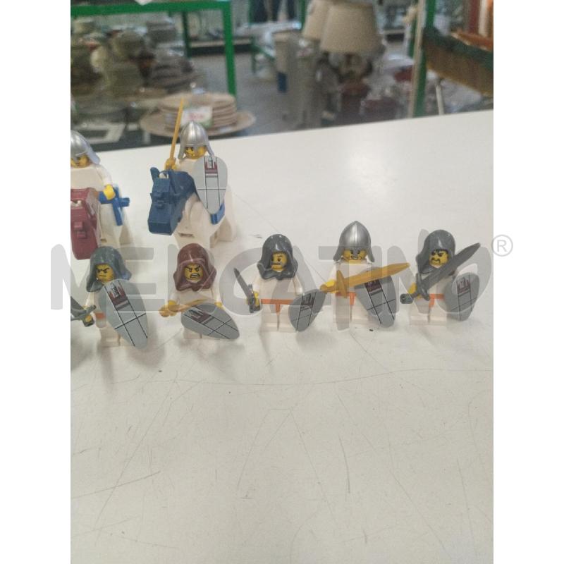 LOTTO LEGO CASTLE 12 CAVALIERI+3CAVALLI | Mercatino dell'Usato Roma zona marconi 3