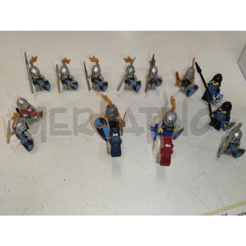 LOTTO LEGO CASTLE  13 CAVALIERI+2CAVALLI | Mercatino dell'Usato Roma zona marconi 1