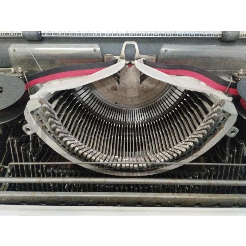 MACCHINA DA SCRIVERE OLIVETTI LINEA 98 | Mercatino dell'Usato Roma zona marconi 3