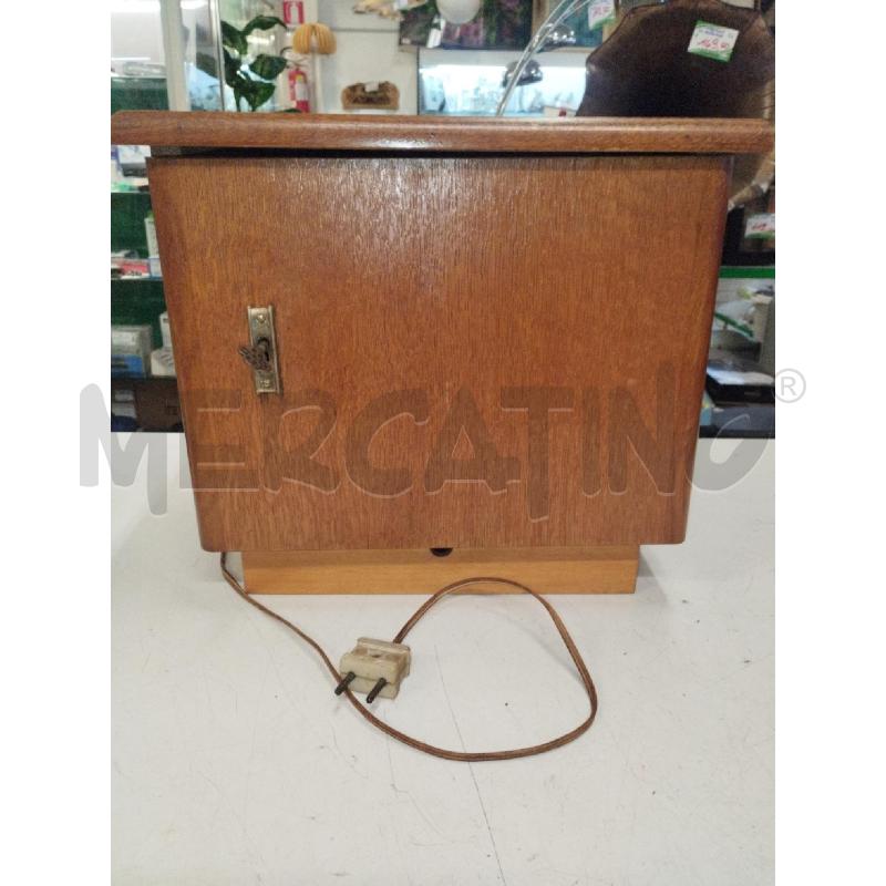 MOBILETTO VECCHIO CUBO CON LUCE 1 CHIAVE | Mercatino dell'Usato Roma zona marconi 1