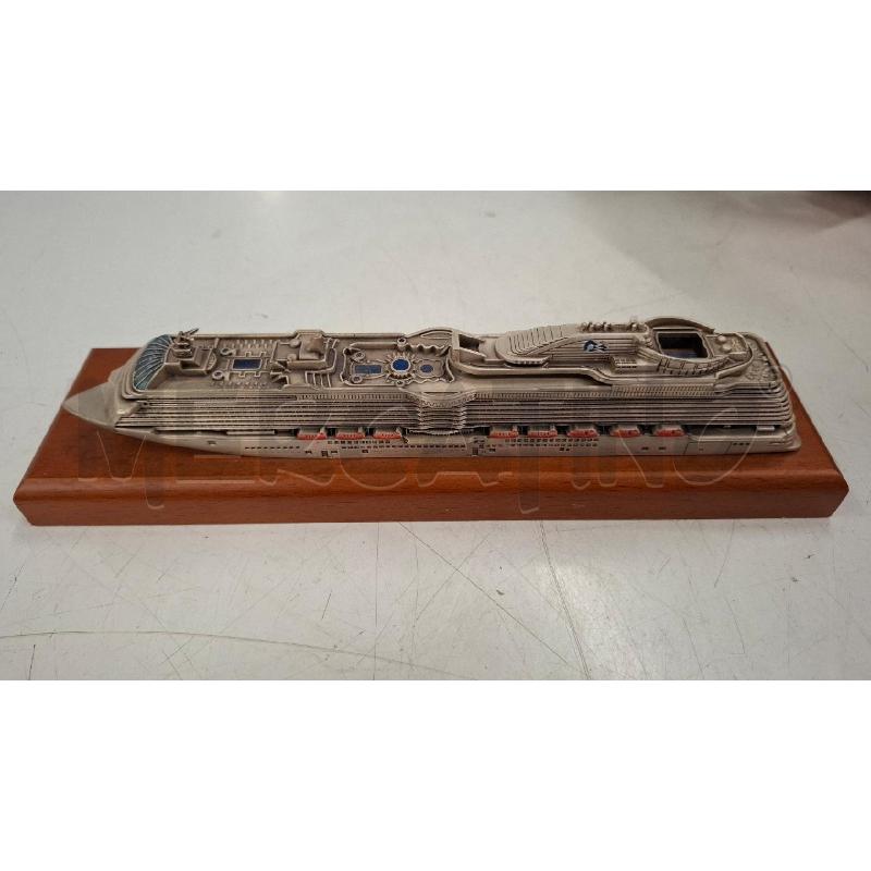 MODELLINO NAVE CROCIERA  ROYAL PRONCESS | Mercatino dell'Usato Roma zona marconi 3