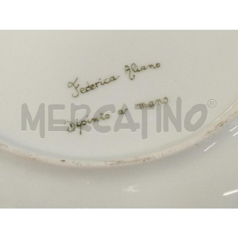 PIATTINO DIPINTO A MANO FIORI ROSA FIOCCO VERDE 16CM | Mercatino dell'Usato Roma zona marconi 2