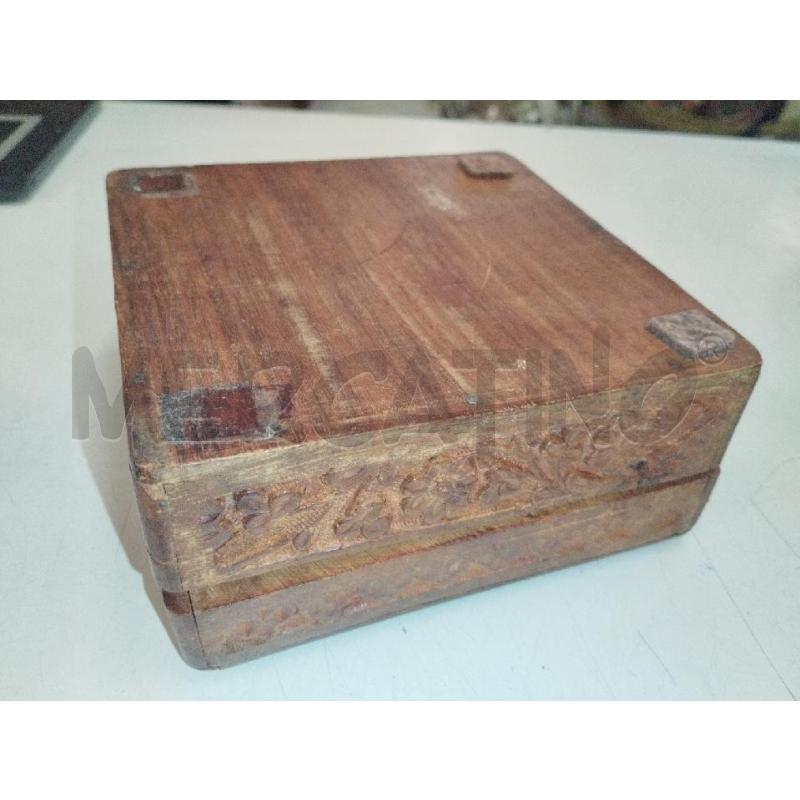 SCATOLA IN LEGNO CON COPERCHIO 15X15X6.5 CM