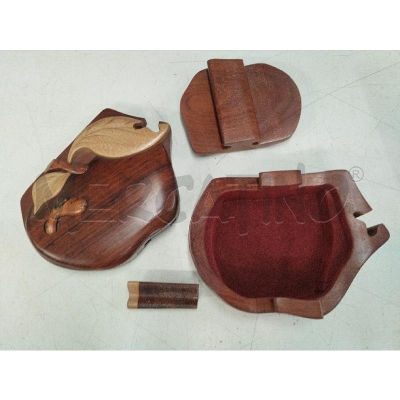 SCATOLA MELA CON VERME LEGNO  | Mercatino dell'Usato Roma zona marconi 2