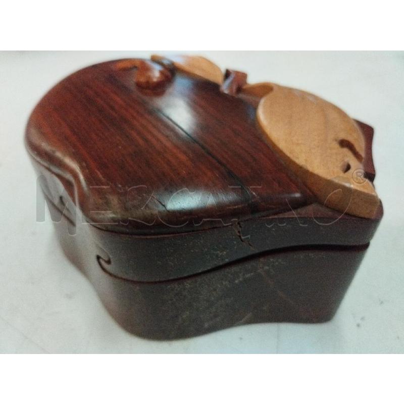 SCATOLA MELA CON VERME LEGNO  | Mercatino dell'Usato Roma zona marconi 3
