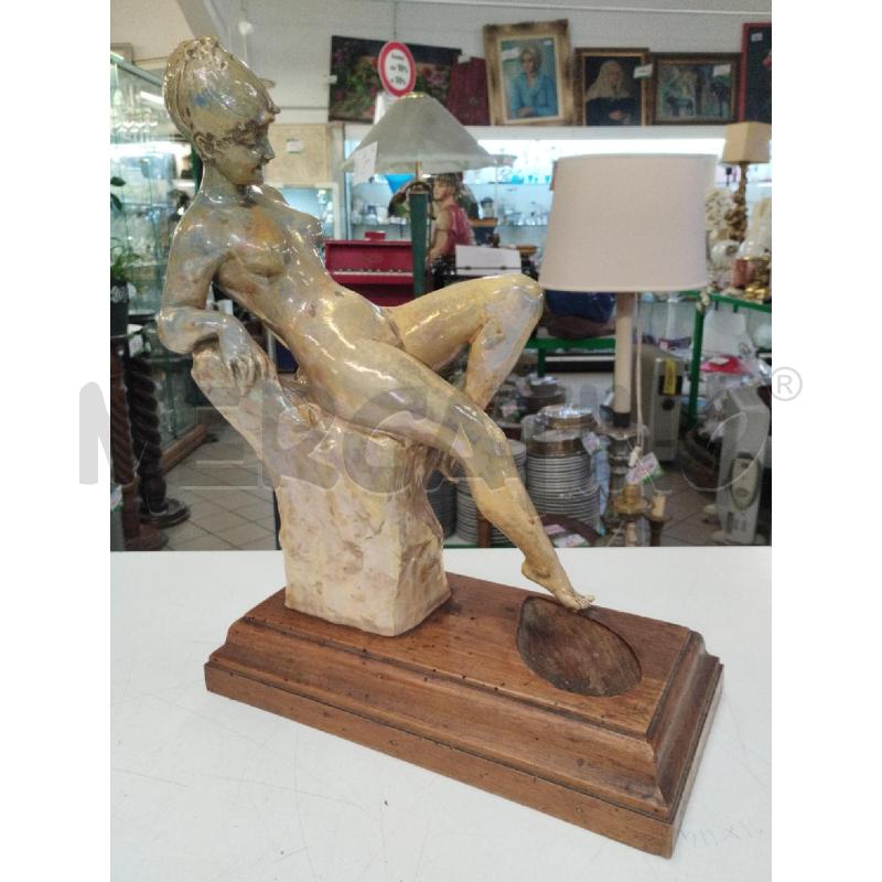 SCULTURA NUDO DI DONNA BASE LEGNO 31X16X41 | Mercatino dell'Usato Roma zona marconi 1