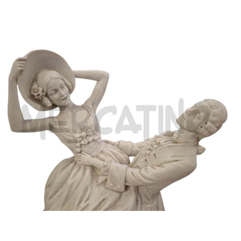STATUETTA AMANTI SU COLONNA SPIZZATA TRIADE BENACCHIO | Mercatino dell'Usato Roma zona marconi 3