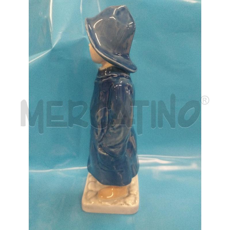 STATUINA ROYAL COPENAGHEN RAGAZZO CON IMPERMEABILE | Mercatino dell'Usato Roma zona marconi 3