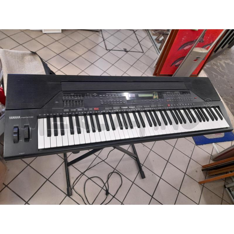 TASTIERA MUSICALE YAMAHA PSR-6700 C/SUPPORTO | Mercatino dell'Usato Roma zona marconi 1