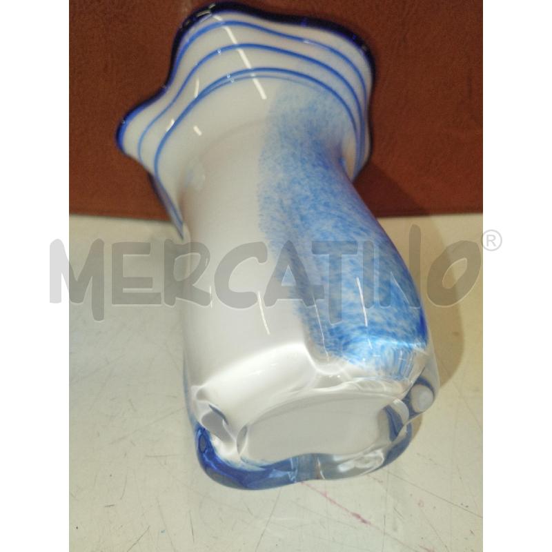 VASO VETRO BIANCO E BLU 17 CM | Mercatino dell'Usato Roma zona marconi 3