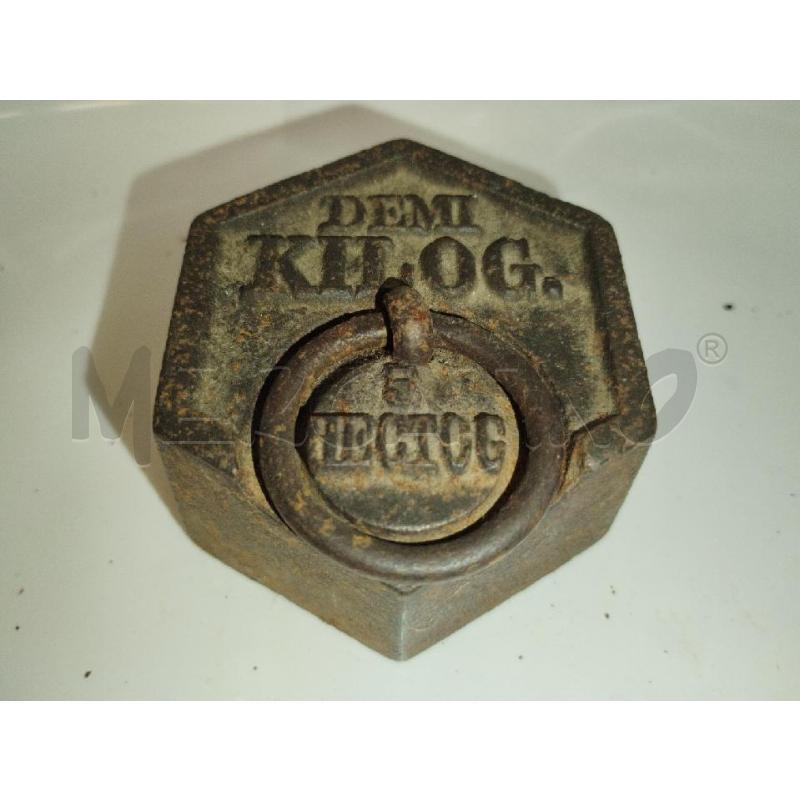 VECCHIO PESO PER BILANCIA DEMI KILOG  | Mercatino dell'Usato Roma zona marconi 1