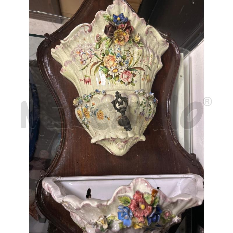 ACQUASANTIERA IN CERAMICA EPOCA CON BASE IN LEGNO | Mercatino dell'Usato Ciampino 1