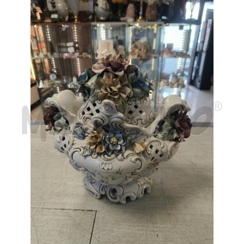 CENTROTAVOLA CERAMICA BASSANO CON DECORO FIORI | Mercatino dell'Usato Ciampino 3