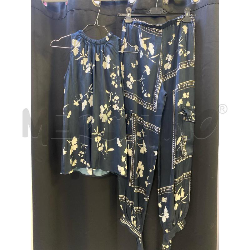 COMPLETO DONNA ONE1 PANT+TOP BLU FIORI BIANCHI  | Mercatino dell'Usato Ciampino 1