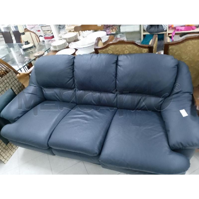 DIVANO LETTO BLU | Mercatino dell'Usato Ciampino 2