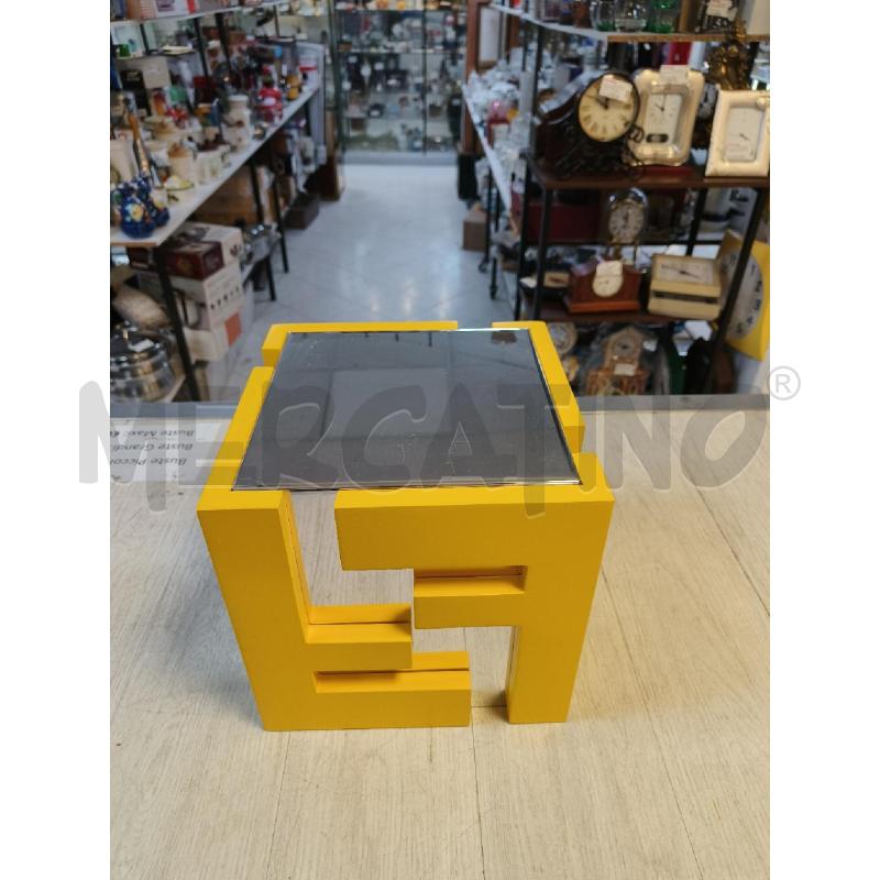 ESPOSITORE GIALLO FENDI | Mercatino dell'Usato Ciampino 2