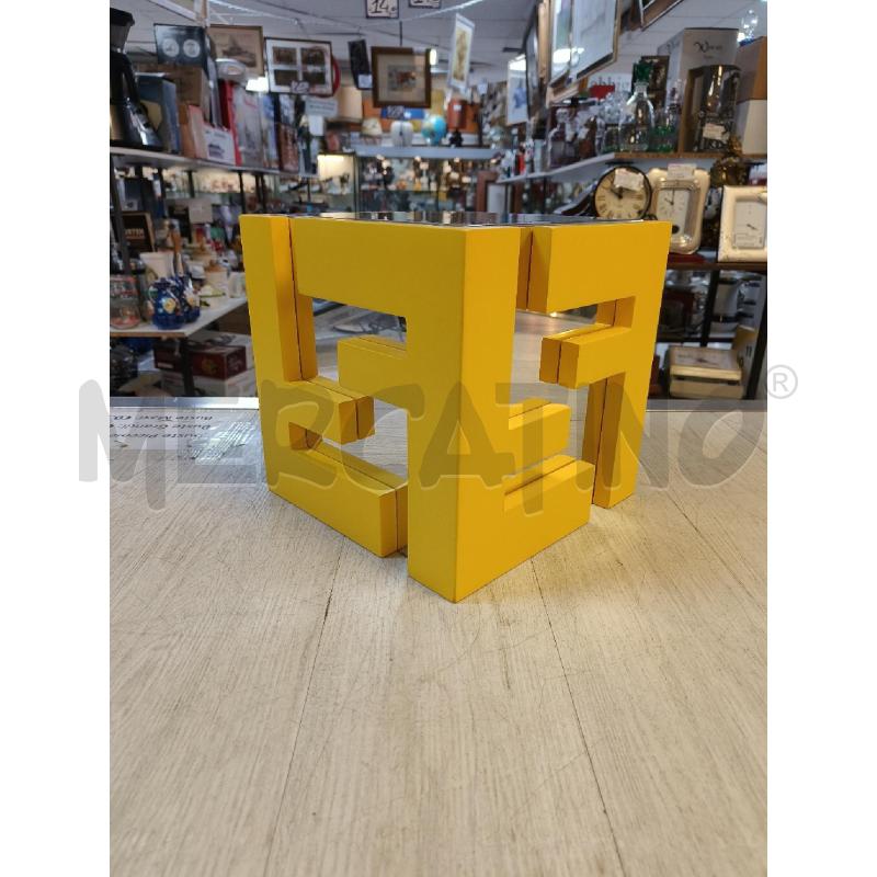 ESPOSITORE GIALLO FENDI | Mercatino dell'Usato Ciampino 3
