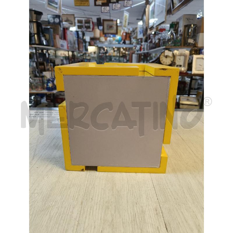 ESPOSITORE GIALLO FENDI | Mercatino dell'Usato Ciampino 4