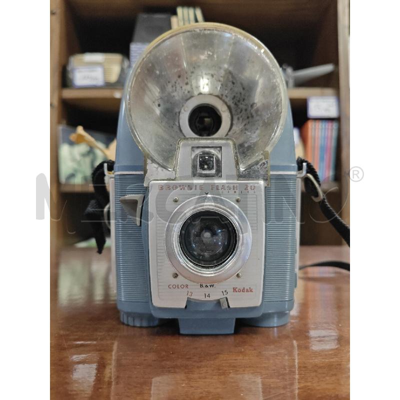 FOTOCAMERA KODAK BROWNIE FLASH 20 | Mercatino dell'Usato Ciampino 1