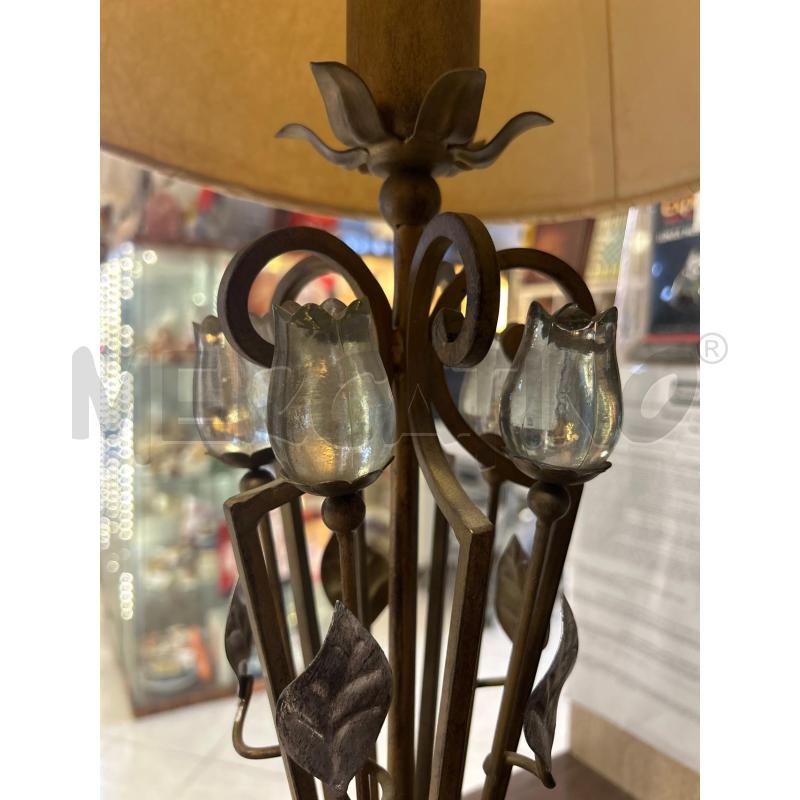 LAMPADA IN FERRO CON ROSE IN VETRO | Mercatino dell'Usato Ciampino 2