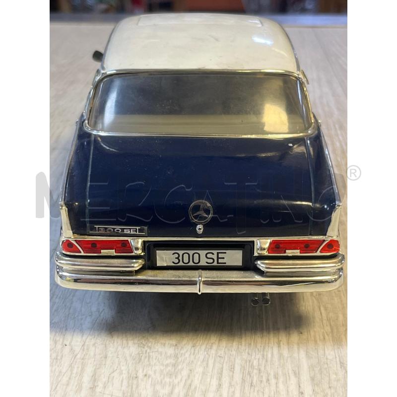 MODELLINO AUTO 1:18 REVELL MERCEDES BENZ 300SE | Mercatino dell'Usato Ciampino 3