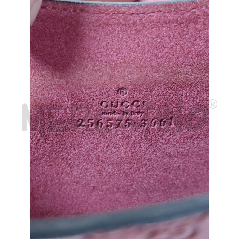PORTA TABLET GUCCI ROSSO CON DIFETTI | Mercatino dell'Usato Ciampino 3