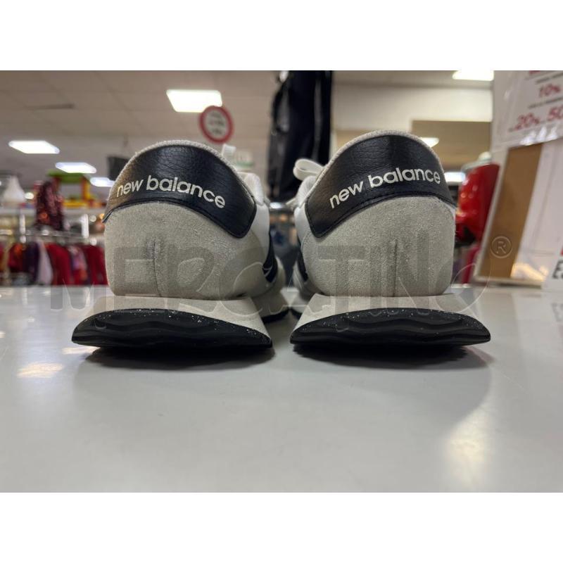 SCARPE DONNA NEW BALANCE BIANCHE NERE 237 | Mercatino dell'Usato Ciampino 4