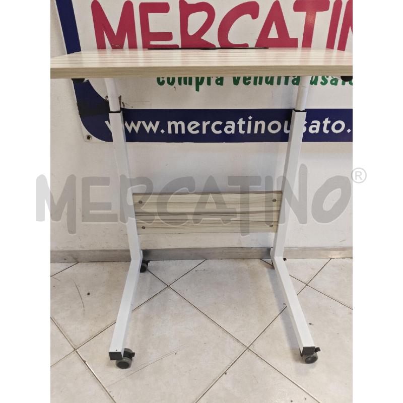 SCRIVANIA CON ROTELLE WENGHE CHIARO | Mercatino dell'Usato Ciampino 3