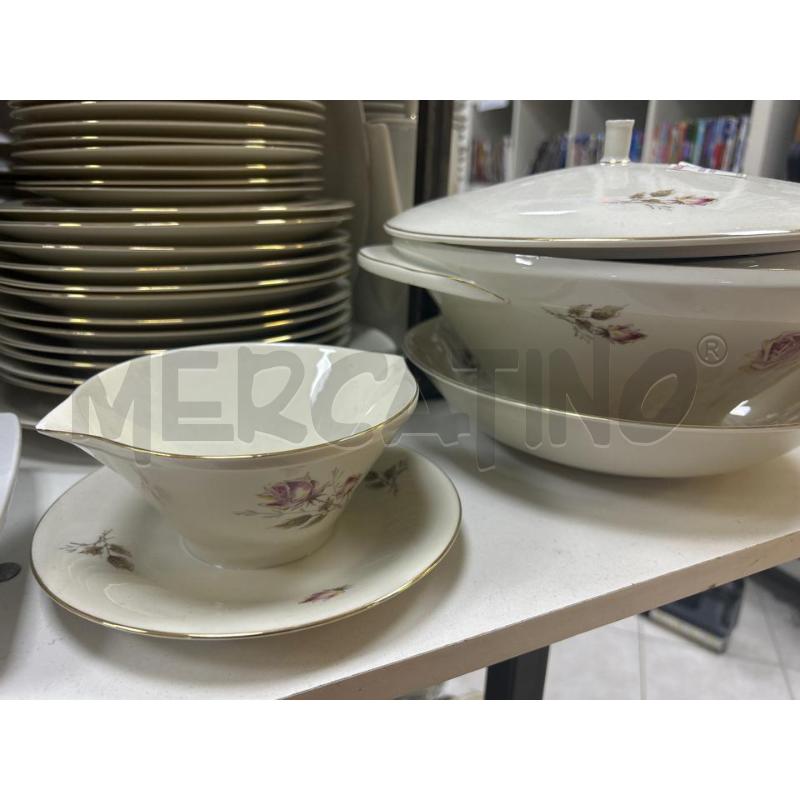 SERVIZIO PIATTI BAVARIA FIORI 45PZ CON SERRVIZIO TAZ DA 5 | Mercatino dell'Usato Ciampino 2