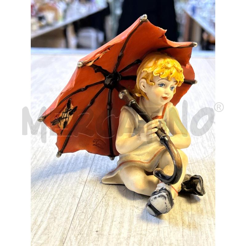 STATUINA CAPODIMONTE BIMBA CON OMBRELLO | Mercatino dell'Usato Ciampino 1