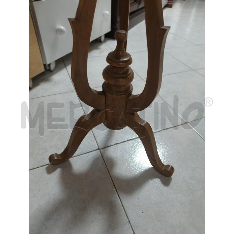 TAVOLINO TONDO IN LEGNO 3 GAMBE | Mercatino dell'Usato Ciampino 3