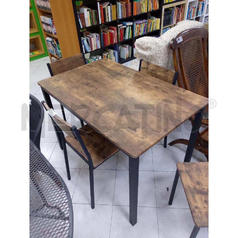 TAVOLO RETTANGOLARE CON 4 SEDIE EFFETTO LEGNO E FERRO | Mercatino dell'Usato Ciampino 5