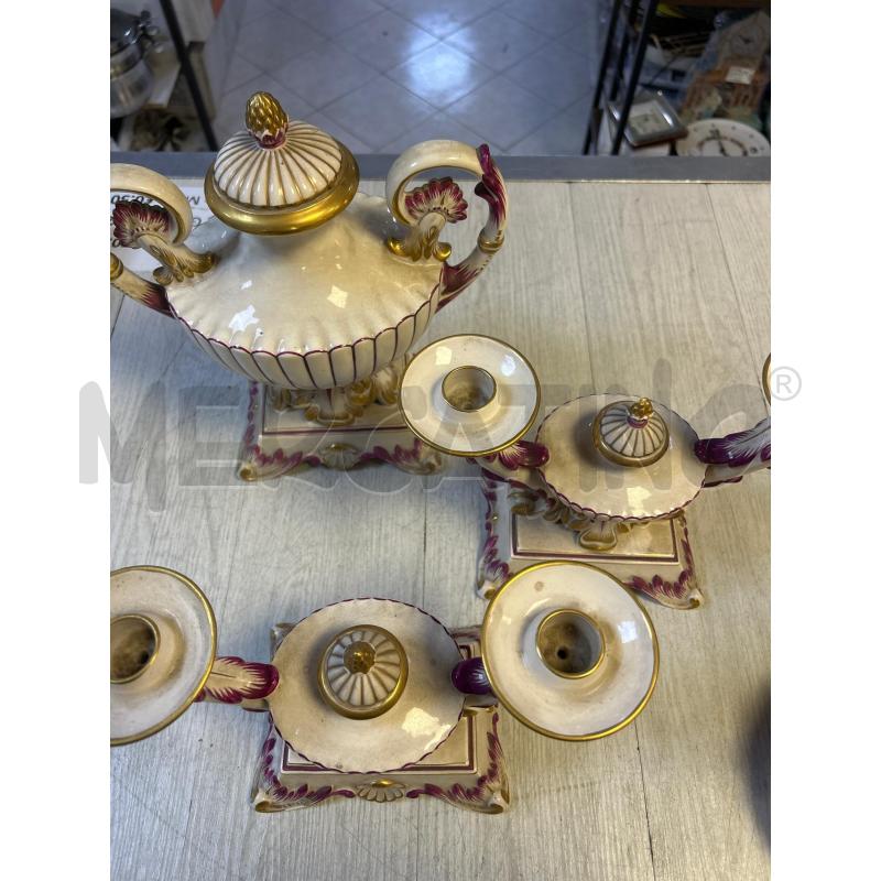 TRITTICO 2 CANDELABRI PORCELLANA E ANFORA NUMERATA | Mercatino dell'Usato Ciampino 4