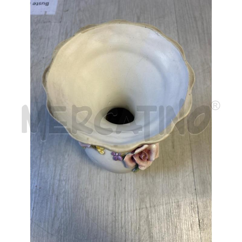 VASO CAPODIMONTE CON FIORI | Mercatino dell'Usato Ciampino 2
