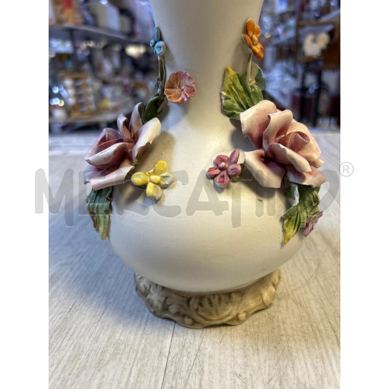 VASO CAPODIMONTE CON FIORI | Mercatino dell'Usato Ciampino 4
