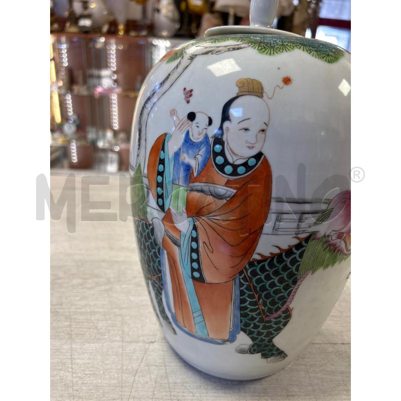 VASO CINESE BIANCO FIGURE  | Mercatino dell'Usato Ciampino 4